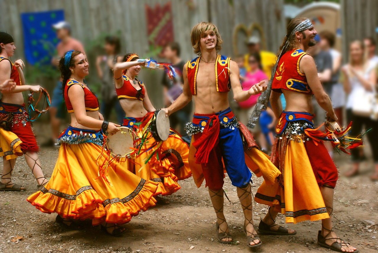 dancers-1054002_1280